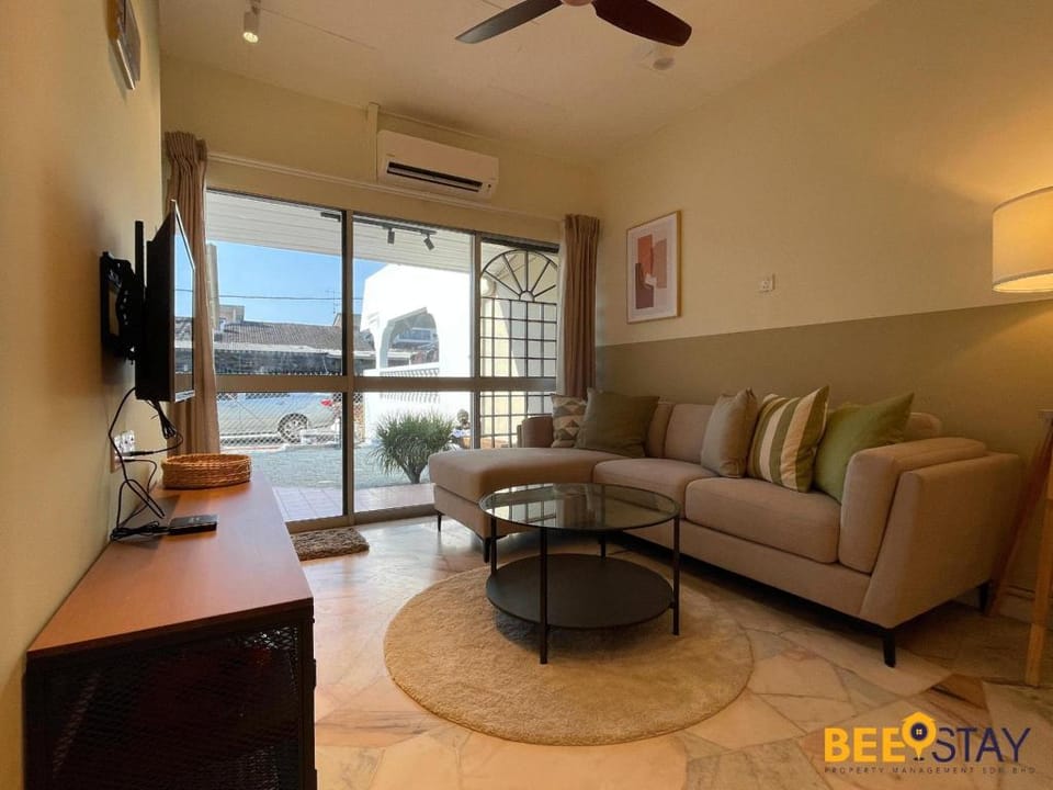 Jenjarom No. 9 Modern Cozy Homestay for 6 Pax Vacation rental in Selangor, Malaysia