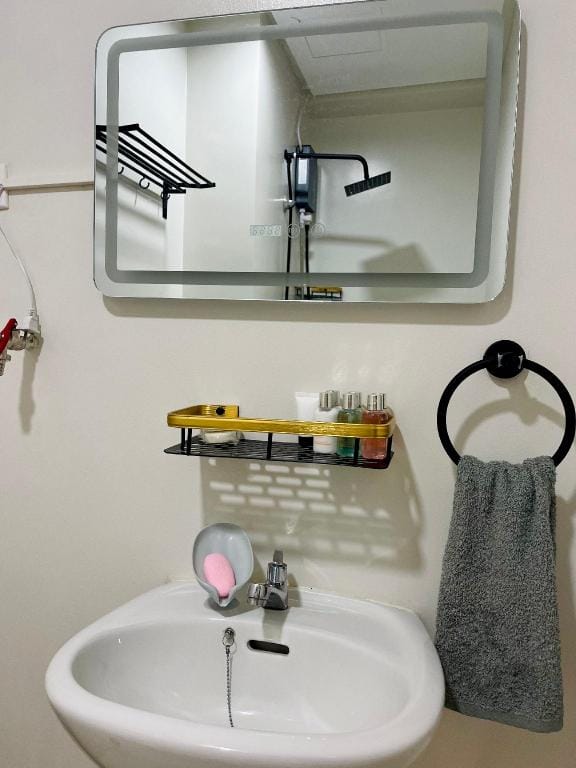 MZ 1BR Unit Trees Residences Apartment in Quezon City