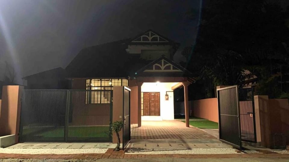 D’RIAD VILLA | CINEMAS | 300 MBPS (MUSLIM ONLY) Vacation rental in Ipoh