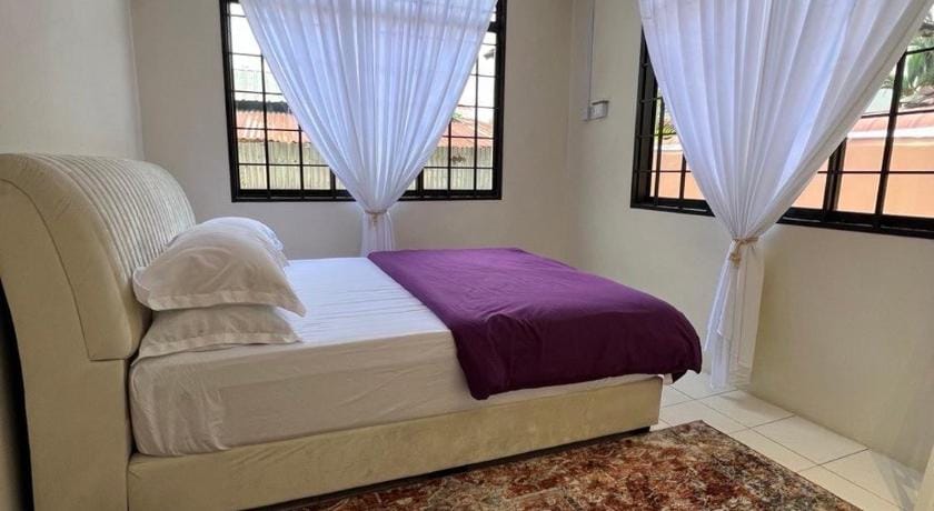 D’RIAD VILLA | CINEMAS | 300 MBPS (MUSLIM ONLY) Vacation rental in Ipoh