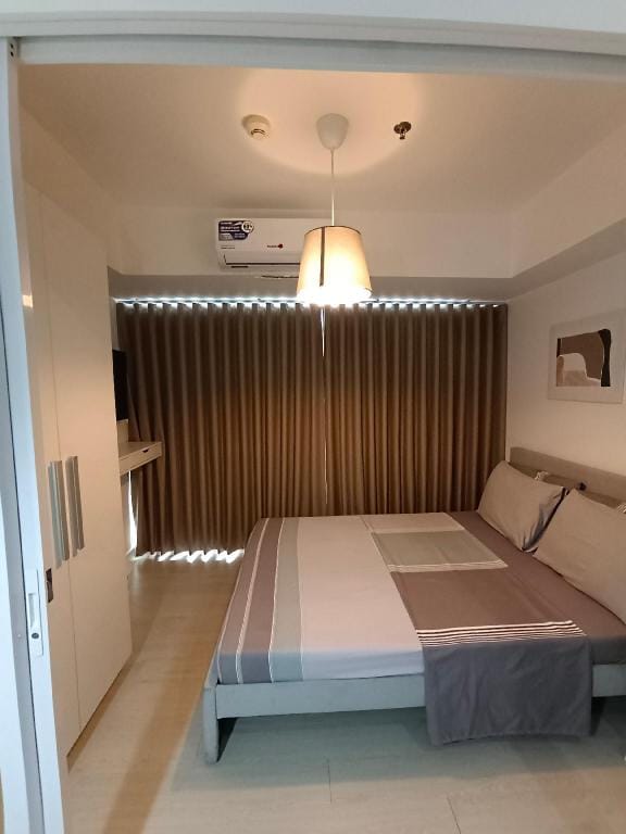 Penthouse in AZURE Beach #PH17A Apartment in Paranaque