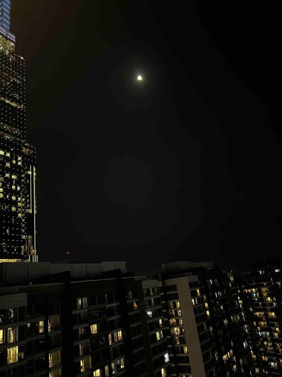 Saigon Sky Apartment - 49th fl, next Landmark 81 Apartment in Ho Chi Minh City