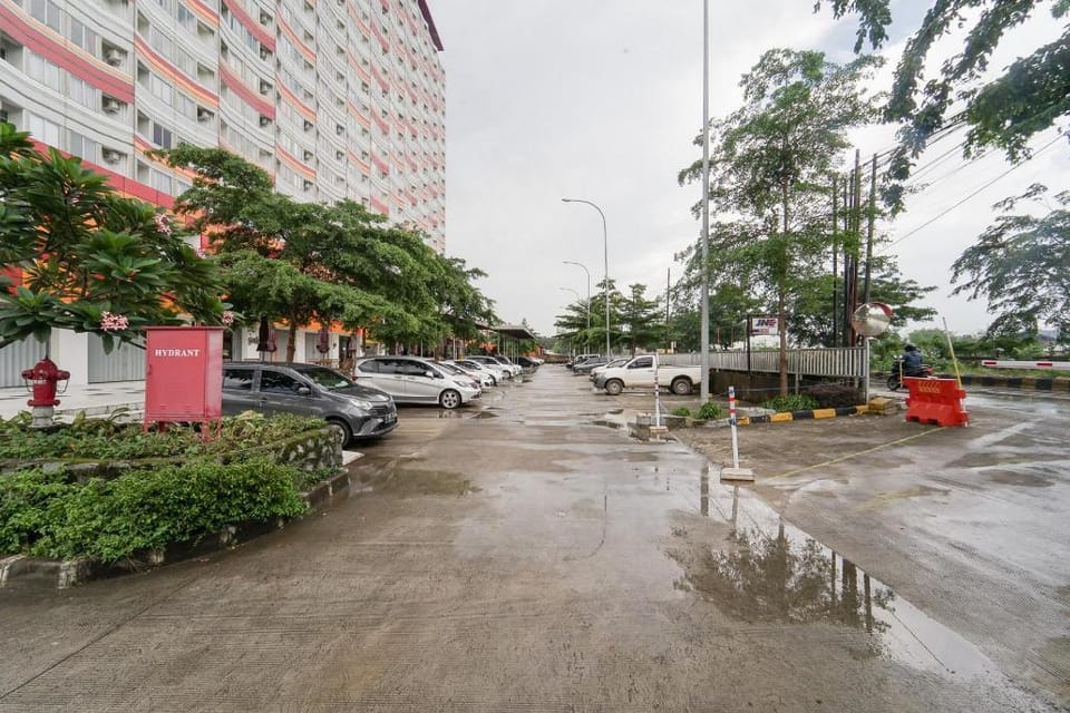 RedLiving Apartemen Riverview Residence - Yapadi Group Tower Mahakam Hotel in West Java