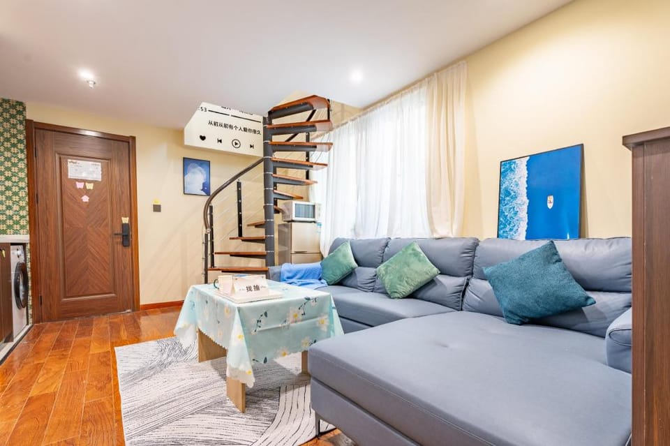 Near SNIEC/Lujiazui/theBund/Duplex loft/projector1 Apartment in Shanghai