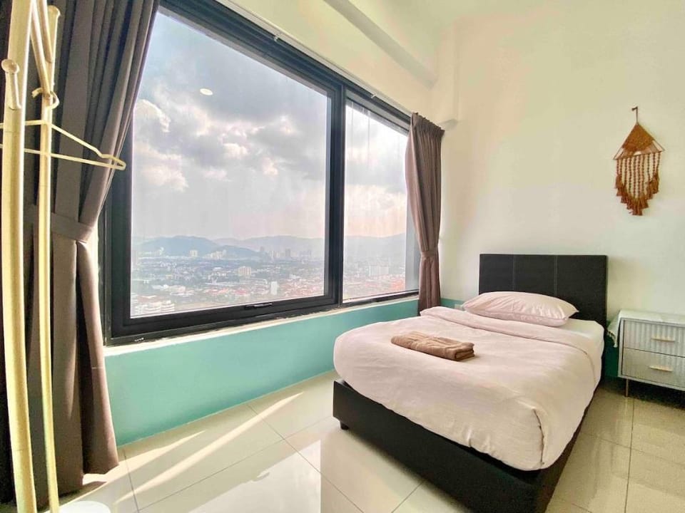 Top floor* Boho 3BR Suite by Happy Living Apartment in George Town