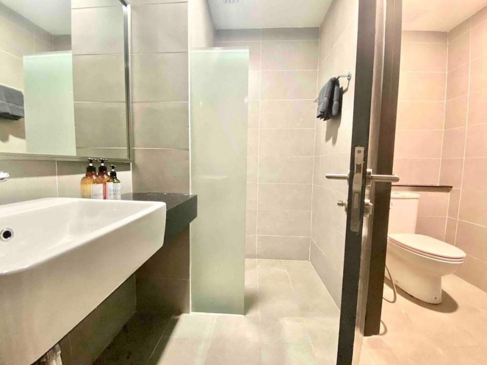 Top floor* Boho 3BR Suite by Happy Living Apartment in George Town