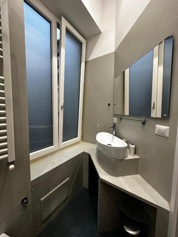 Modern flat with Terrace & Kitchen 4 min Toledo Apartment in Naples