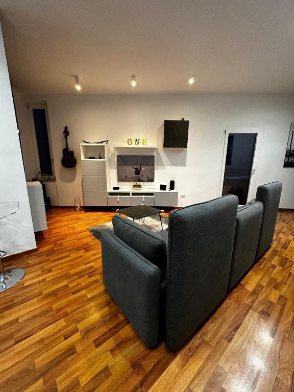 Modern flat with Terrace & Kitchen 4 min Toledo Apartment in Naples