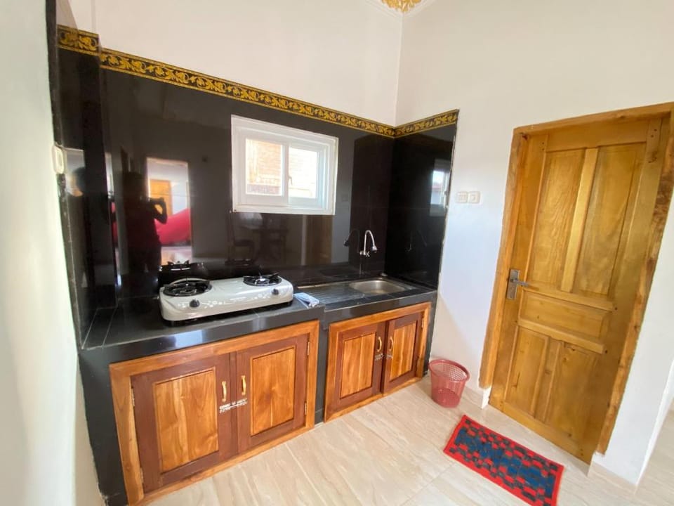 Rumah Windy Guest House Bira Hotel in Indonesia