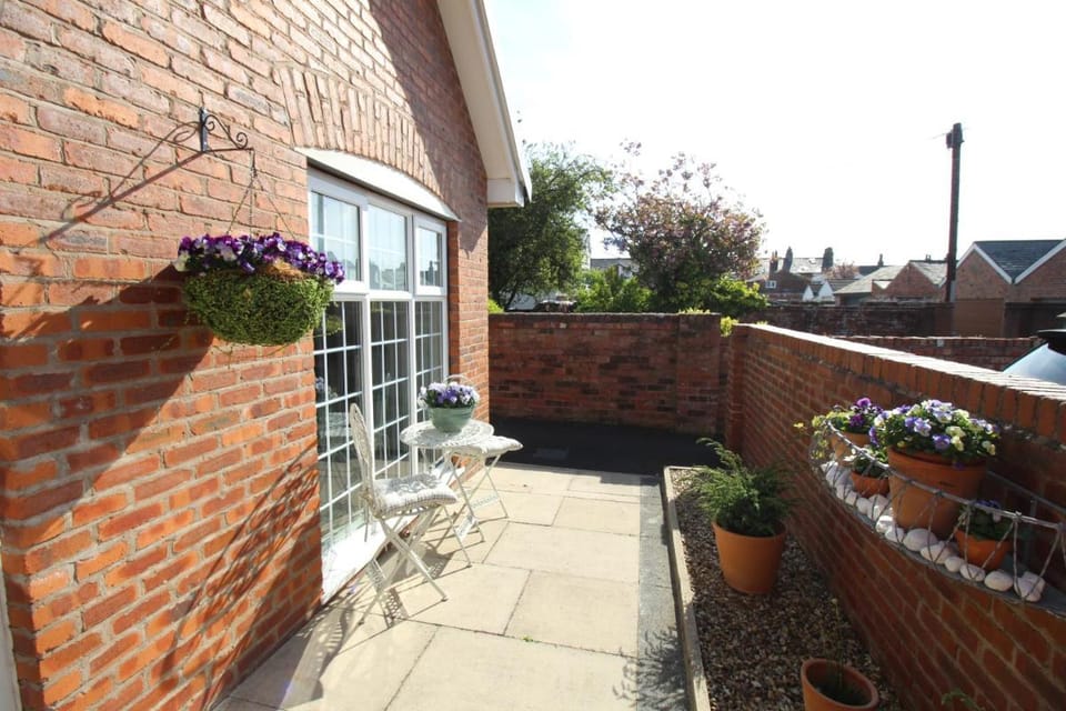 The Bungalow and Studio Apartments Apartment in Borough of Fylde