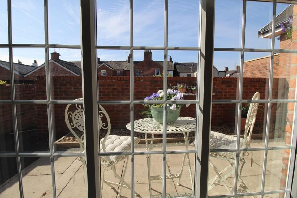 The Bungalow and Studio Apartments Apartment in Borough of Fylde