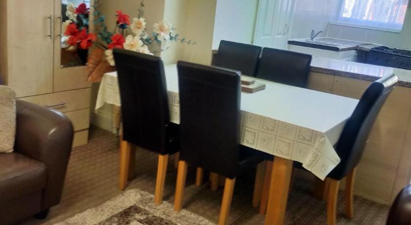 Paradise Apartment - Female Only Hotel in Bradford