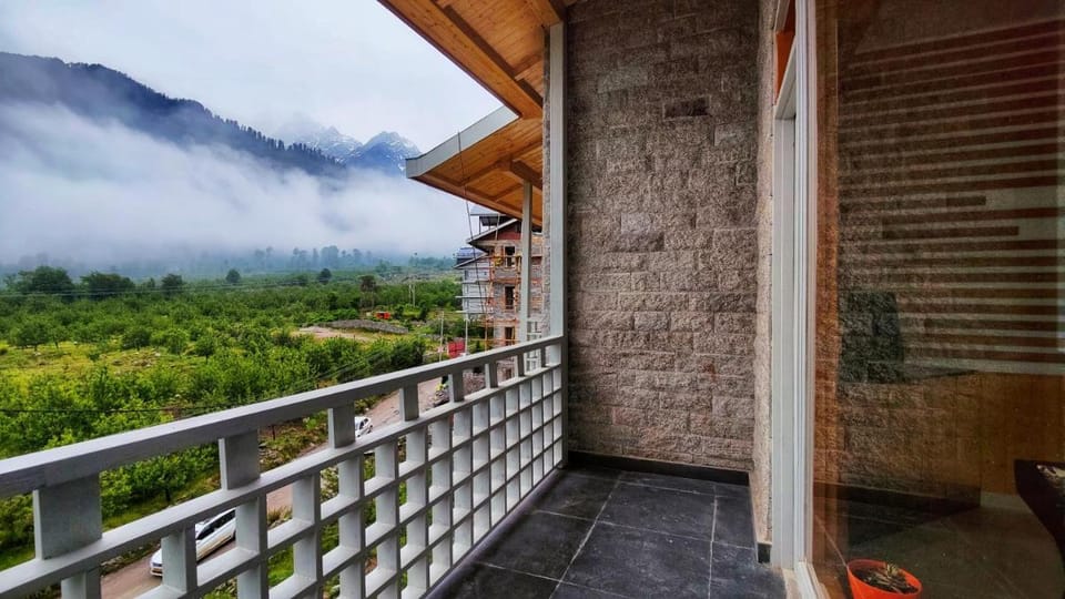 La Aero Resort Home in Snow Mountains Hotel in Himachal Pradesh