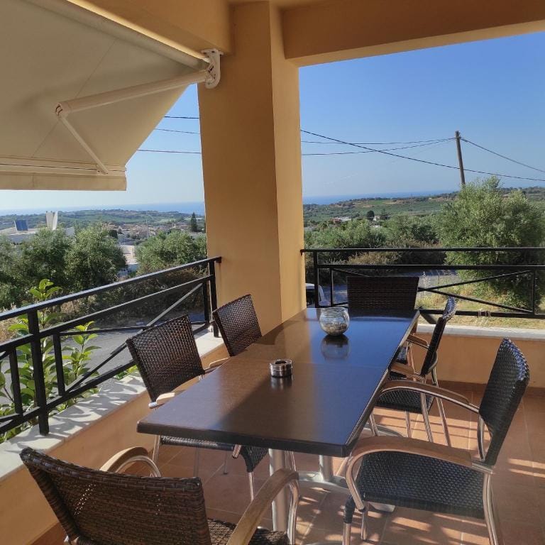 Villa Stefanos, Sea View, Private Pool, Near Sea Villa in Crete