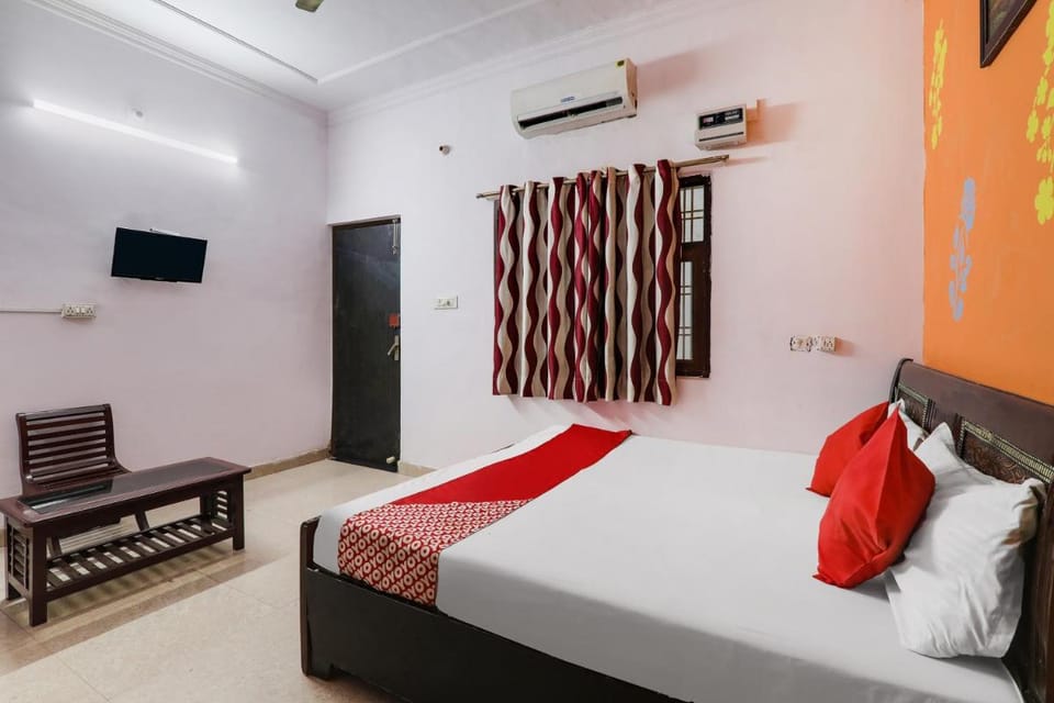 Hotel O by OYO Alpine Home Hotel in Lucknow
