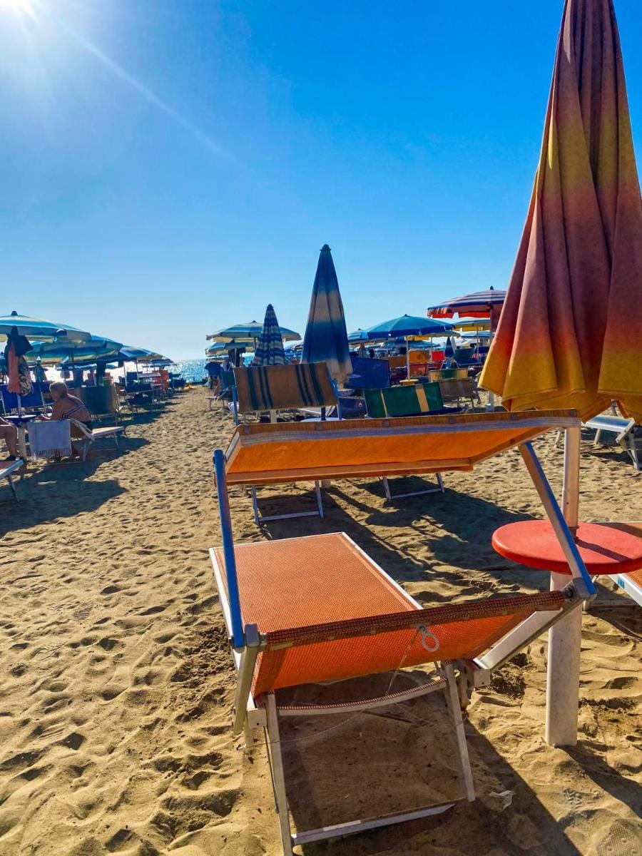 TE BUJTINA HOTEL- Cozy Stay with Traditional Breakfast Near Beach Hotel in Tirana County, Albania