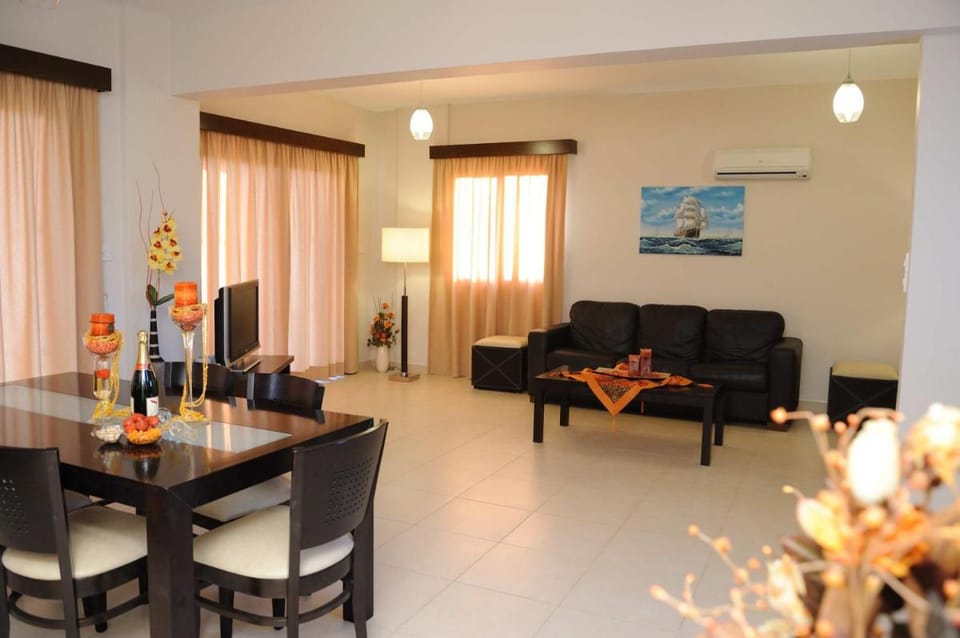 Three bedroom villa with private pool and landscaped garden close to the beach Villa in Pissouri