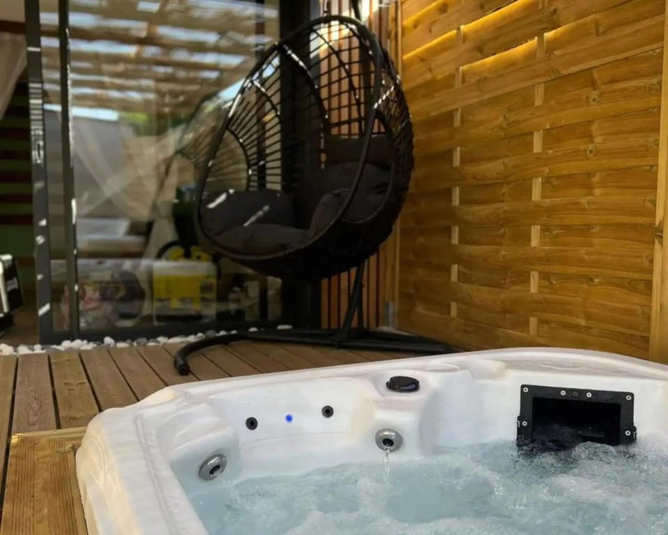 Escapade Zen Oasis Tropicale Spa Privatif Vacation rental in Hauts-de-France