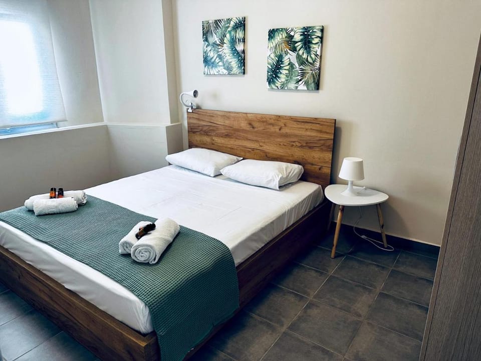 lifeguard beachfront - Luxury Flat, 30meters From Sea Apartment in Crete
