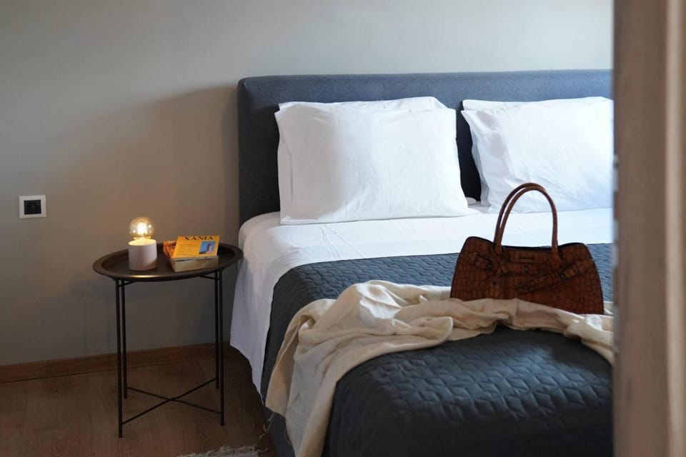 Venetian Owl, 1min To Lighthouse Apartment in Chania