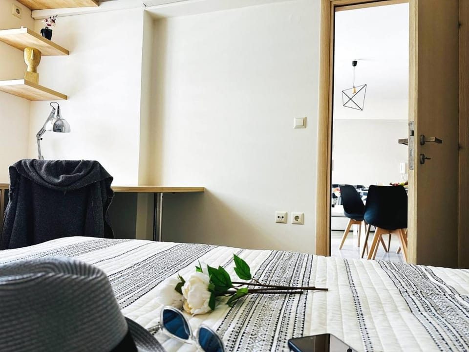 Cozy Snuggle- 2min To Beach, 6min Walk To Old Town Apartment in Chania