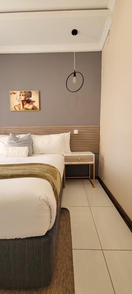 LIVE-INN LUXURY SUITES Bed and Breakfast in Africa