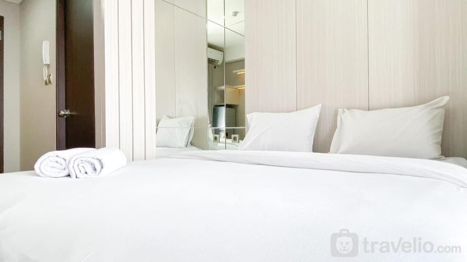 Cozy Living @ Studio Transpark Cibubur By Travelio Apartment in West Java
