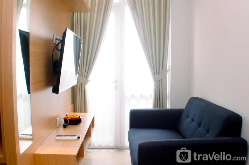 Comfort 1BR Vasanta Innopark Apartment By Travelio Apartment in West Java