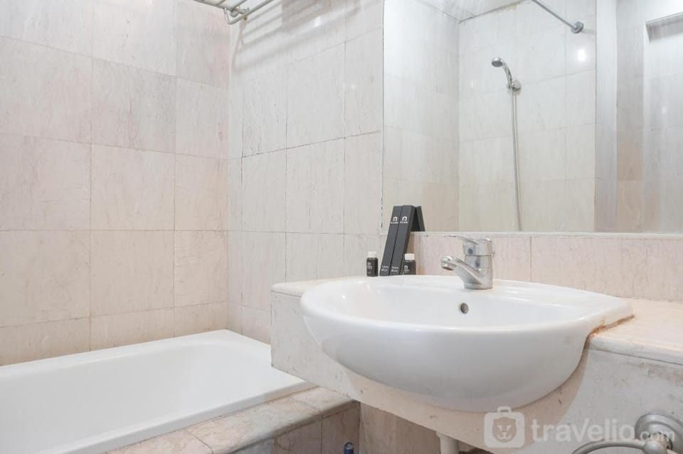 Extra Room + 1BR Bellagio Residence By Travelio Apartment in South Jakarta City