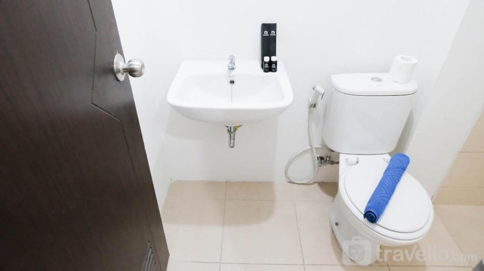 Cozy Stay Studio at Tamansari Prospero By Travelio Apartment in East Java
