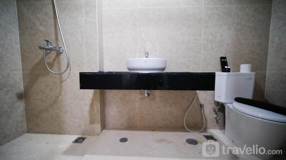 Nice 3BR at Grand Sungkono Lagoon By Travelio Apartment in Surabaya