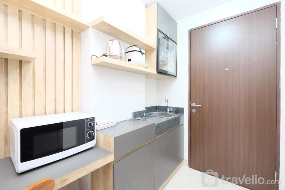 Good Deal Studio Transpark Cibubur Apt By Travelio Apartment in West Java