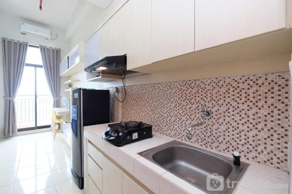 Cozy Living Studio Room Dave Apt By Travelio Apartment in Jakarta
