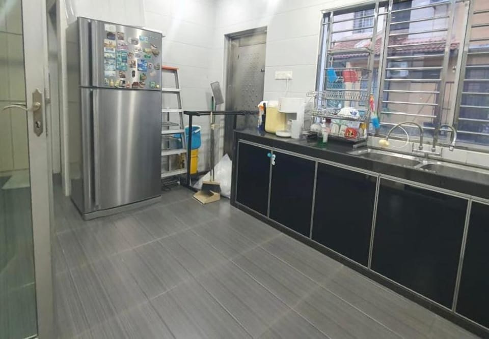 Homestay Skudai @WIFI 4BR 12pax Vacation rental in Johor Bahru