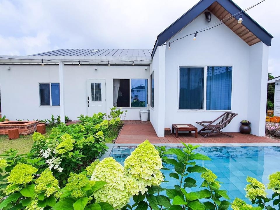 Jeju Dalrowa Bed and Breakfast in South Korea