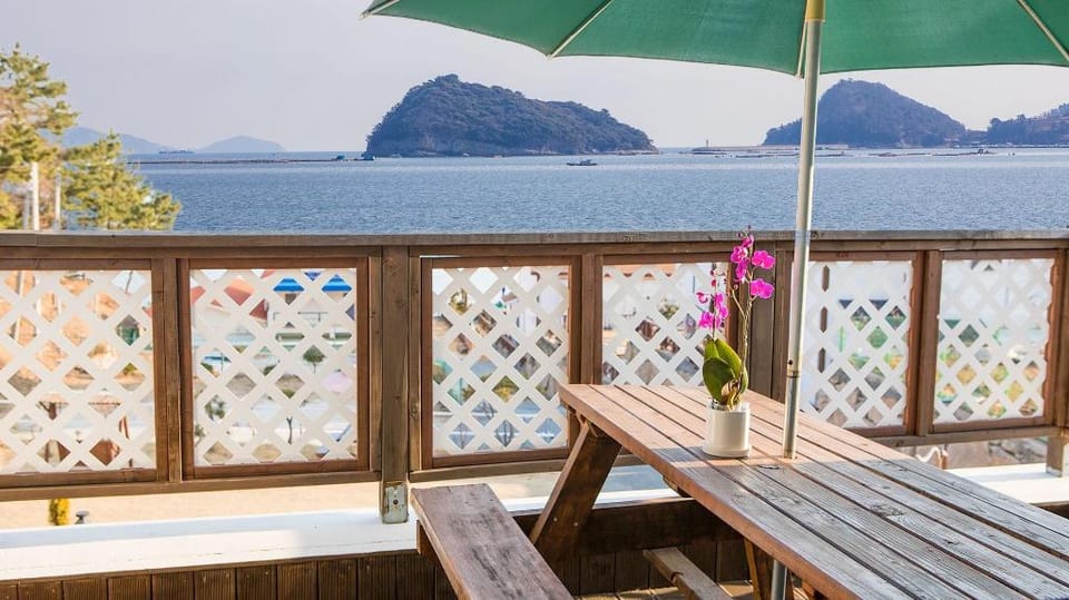 Namhae Hoho Flower Pension Bed and Breakfast in South Korea