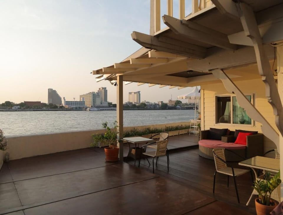 Riverfront house/Chao phraya river/Baan Rimphraya Vacation rental in Bangkok