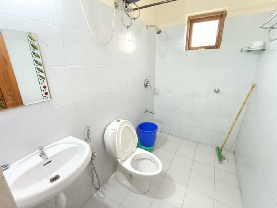 One BHK8 Candolim Goa Homestay AC WM WiFi Back up Apartment in Candolim