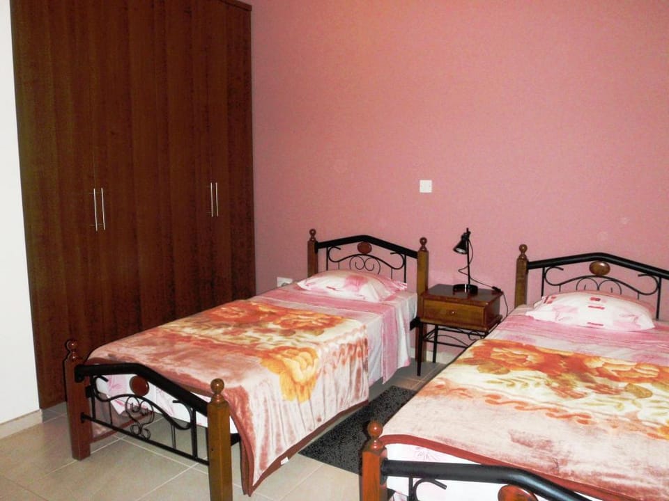 top View Villa P Pool- Not Overlooked - Panoramic Views -free Wi-fi-uk Tv Villa in Pissouri
