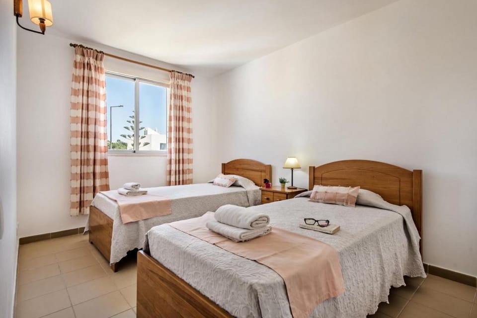 Villa Victoria with pool Vacation rental in Porches
