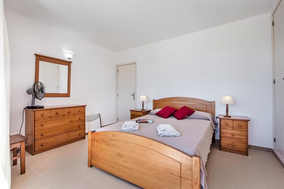 Villa Victoria with pool Vacation rental in Porches