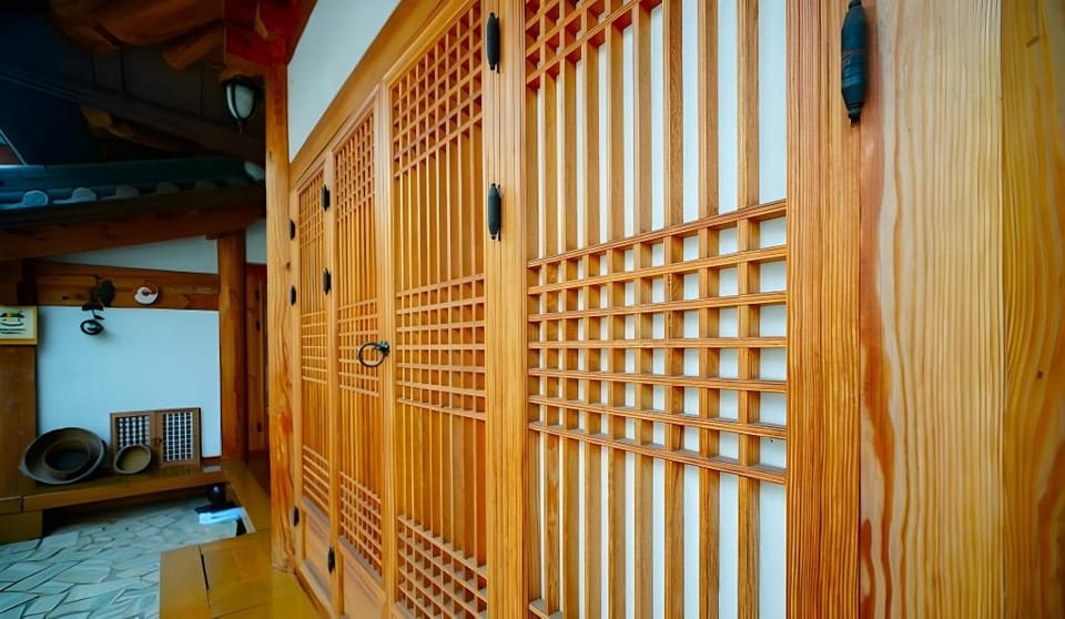 Jeonju Cheongsachorong Taejoro Pension Bed and Breakfast in South Korea