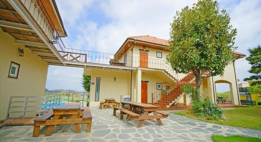 Buan Ravich Dog Friendly Pension Bed and Breakfast in South Korea