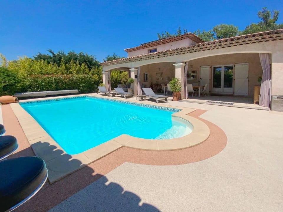 Villa 250m Climatisee Piscine Chauffee Fitness Apartment in French Riviera