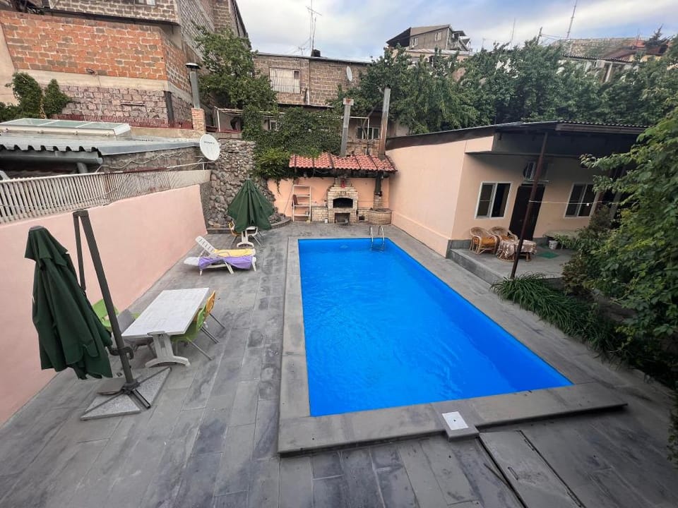 City center villa with pool Villa in Yerevan