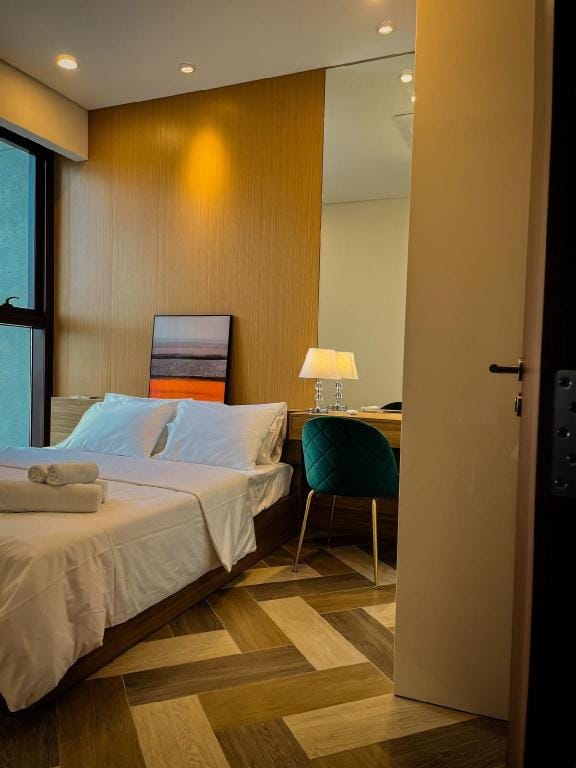 Metropole Lux Apartment 97  -Pool City Center Gym Apartment in Ho Chi Minh City