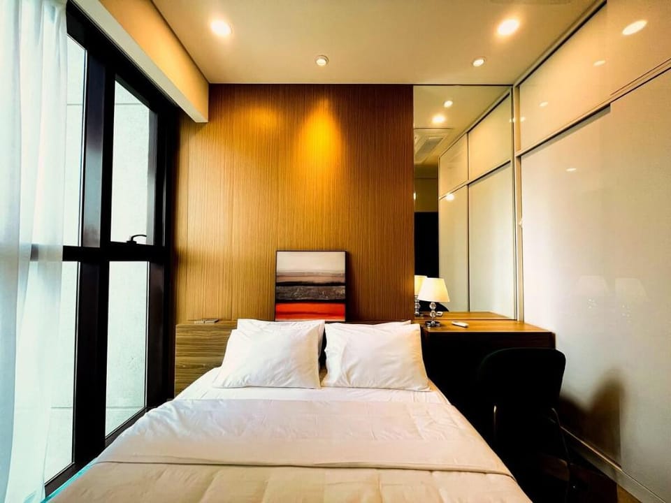 Metropole Lux Apartment 97  -Pool City Center Gym Apartment in Ho Chi Minh City