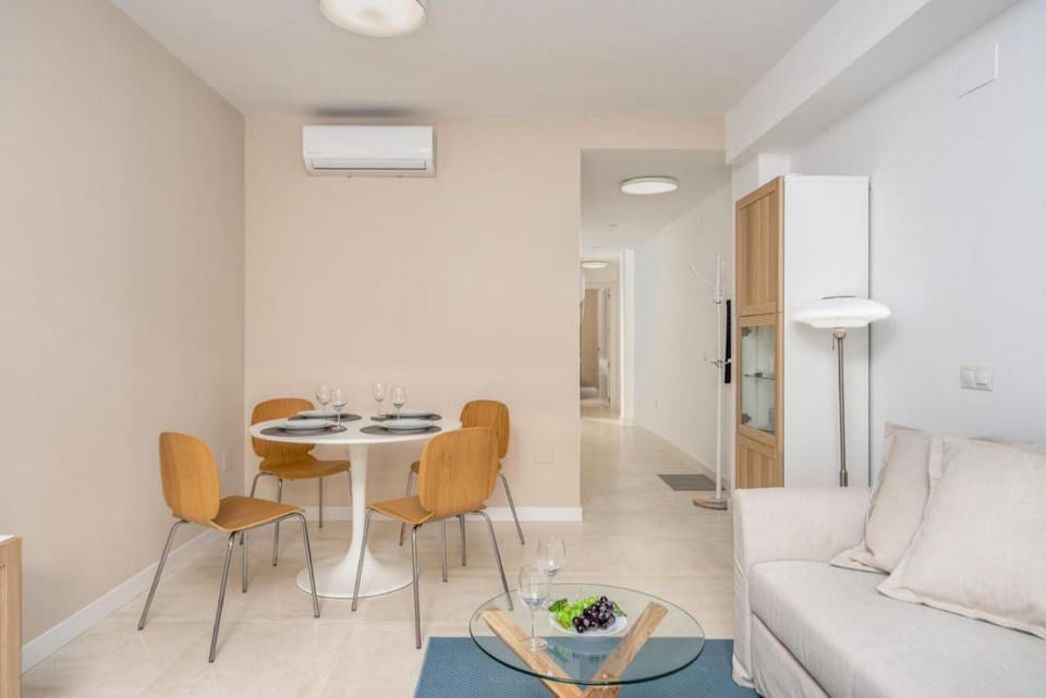 Cozy gem in Los Boliches by Costarentals - Ref 21 Apartment in Fuengirola