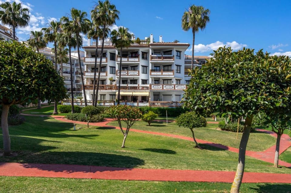 Calahonda park apartment with pool by Costarentals - Ref 91 Apartment in Sitio de Calahonda