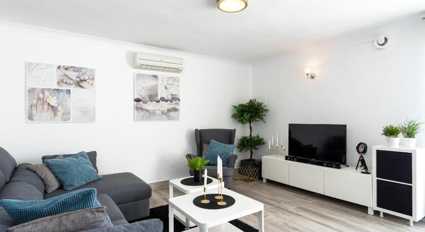 White apartment in La Cala de Mijas Ref 54 Apartment in Costa del Sol